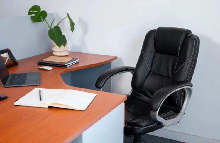 7 Signs Your Executive Desk No Longer Fits Your Office